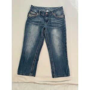 Maurices Capri Pants Women Size 5/6 Blue Denim Embroidery Embelished